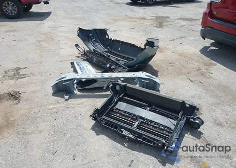 2023 Ford Maverick Lariat z USA, uszkodzony, nr VIN 3FTTW8E35PRB02451